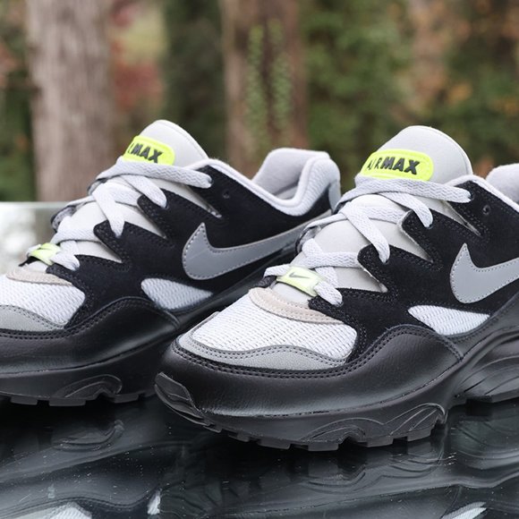 Athletic_Shoes